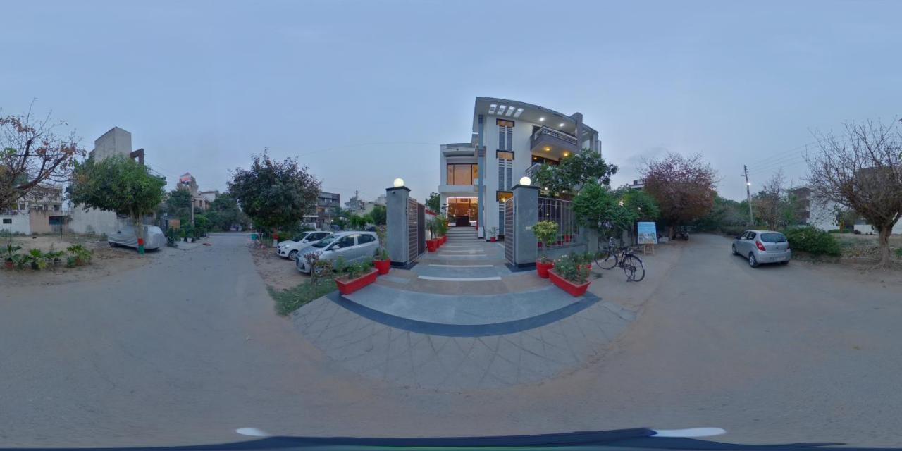 Hôtel Dreamz Hospitality Gurgaon Extérieur photo