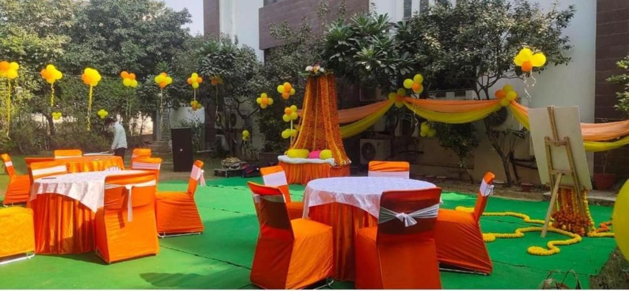 Hôtel Dreamz Hospitality Gurgaon Extérieur photo
